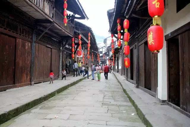 冯巩2个女徒弟，贾玲长得胖大火，另一个呢？游戏画面