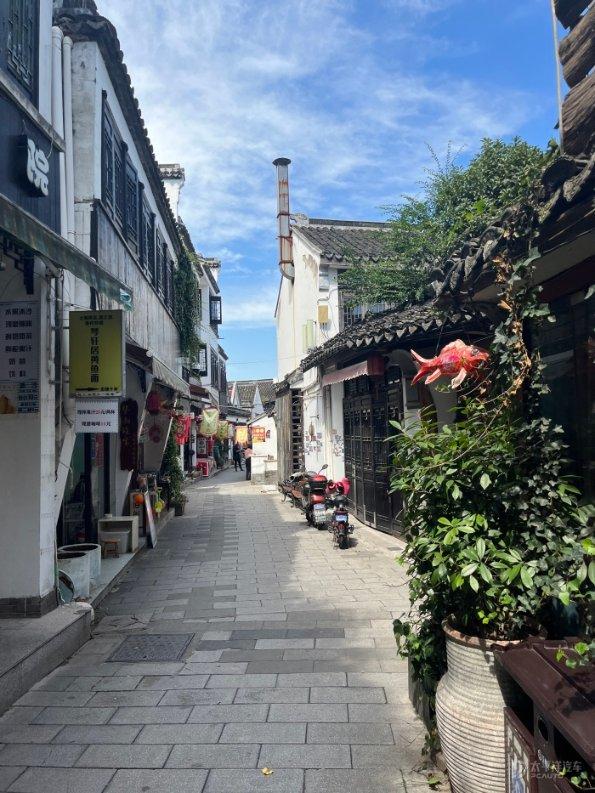 亿纬锂能(300014.SZ)：截至2024年1月19日，公司合并普通账户和融资融券信用账户的股东人数为165928